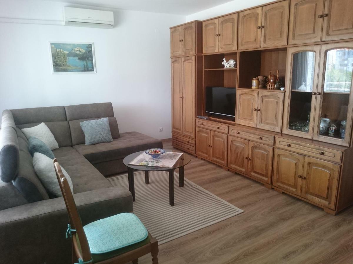 Apartman Sanja Apartment Ровин Екстериор снимка