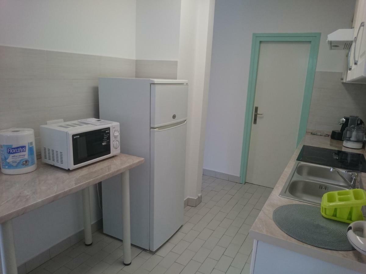 Apartman Sanja Apartment Ровин Екстериор снимка