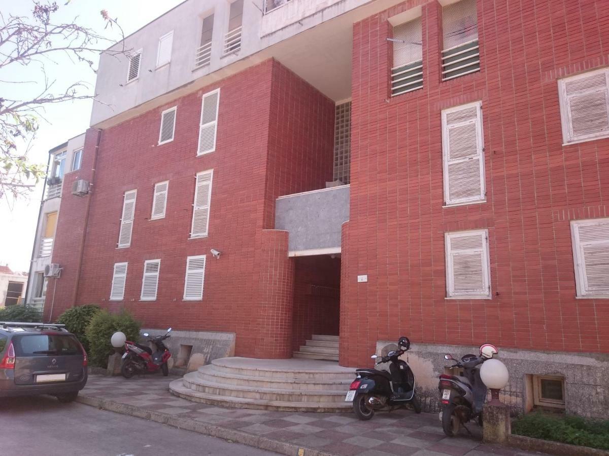 Apartman Sanja Apartment Ровин Екстериор снимка