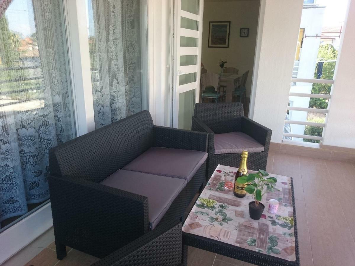 Apartman Sanja Apartment Ровин Екстериор снимка