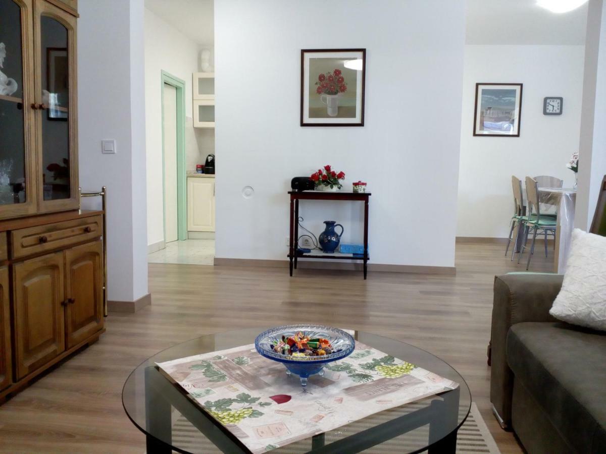 Apartman Sanja Apartment Ровин Екстериор снимка